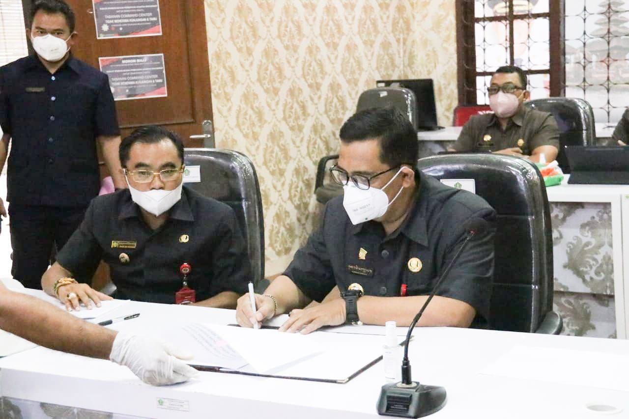 podiumnews.com-Ranperda APBD 2021 Disetujui, Bupati Sanjaya Tekankan Kekompakan 